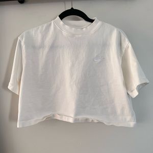 Nike Cropped Top